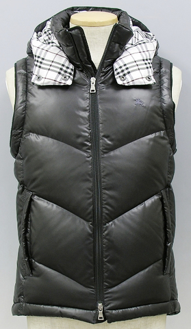 バーバリーブラックレーベル フード付ダウンベスト